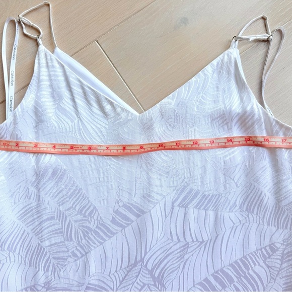 Calvin Klein white top - Picture 8 of 9
